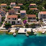 Blue Sea Apartment